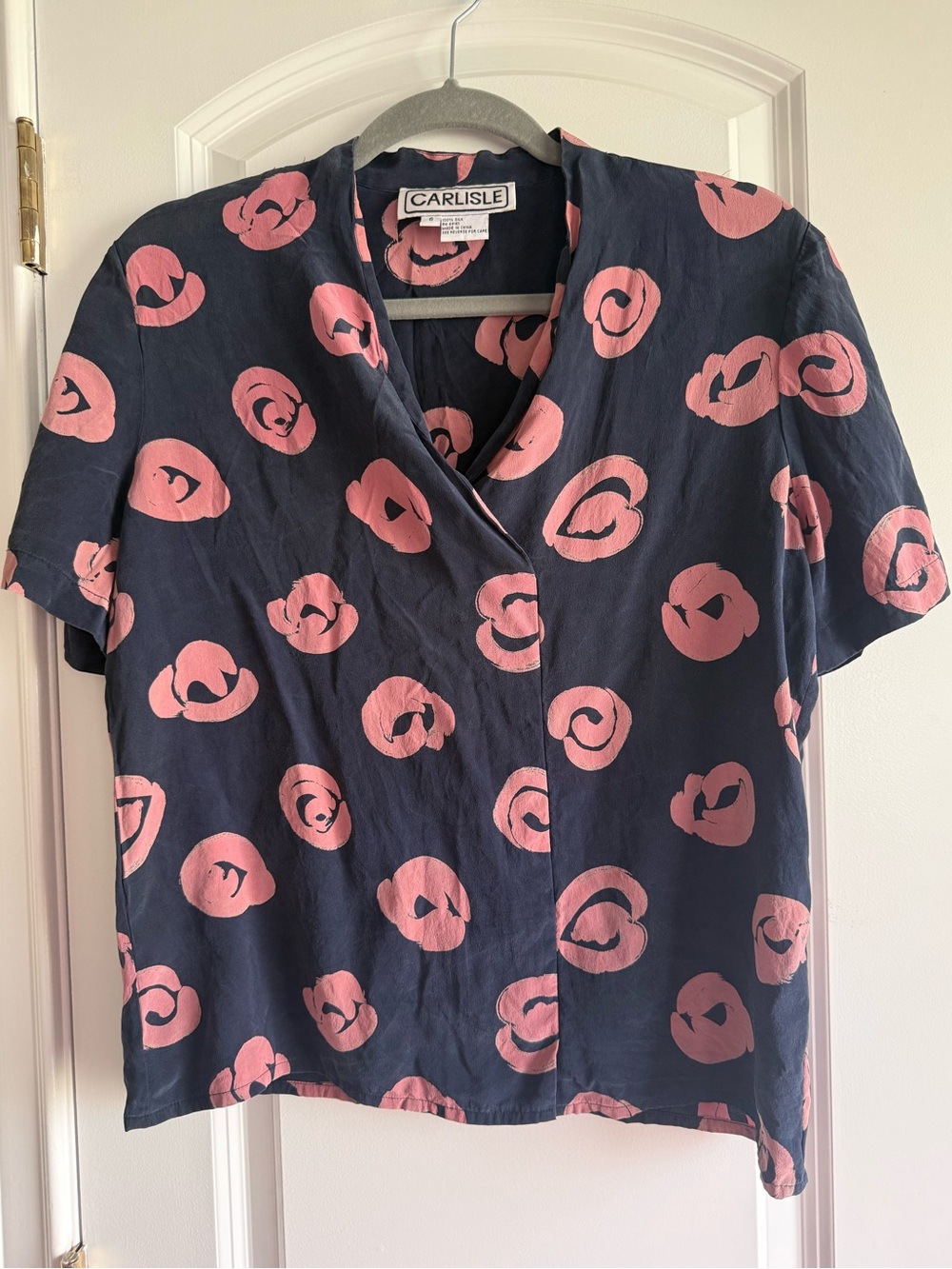 Carlisle Women’s Dark Navy & Pink Flower Print V-Neck Blouse, 100% Silk, sz. 6